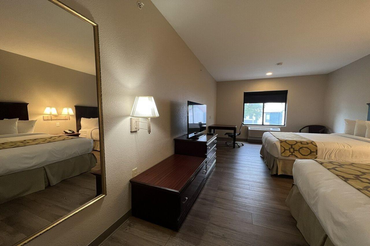 Baymont By Wyndham Houston Brookhollow Экстерьер фото