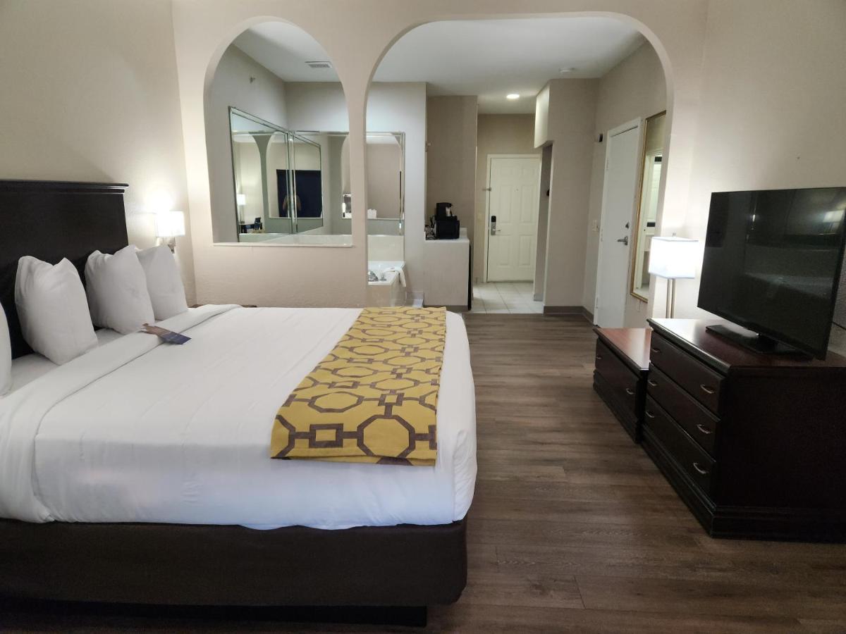 Baymont By Wyndham Houston Brookhollow Экстерьер фото