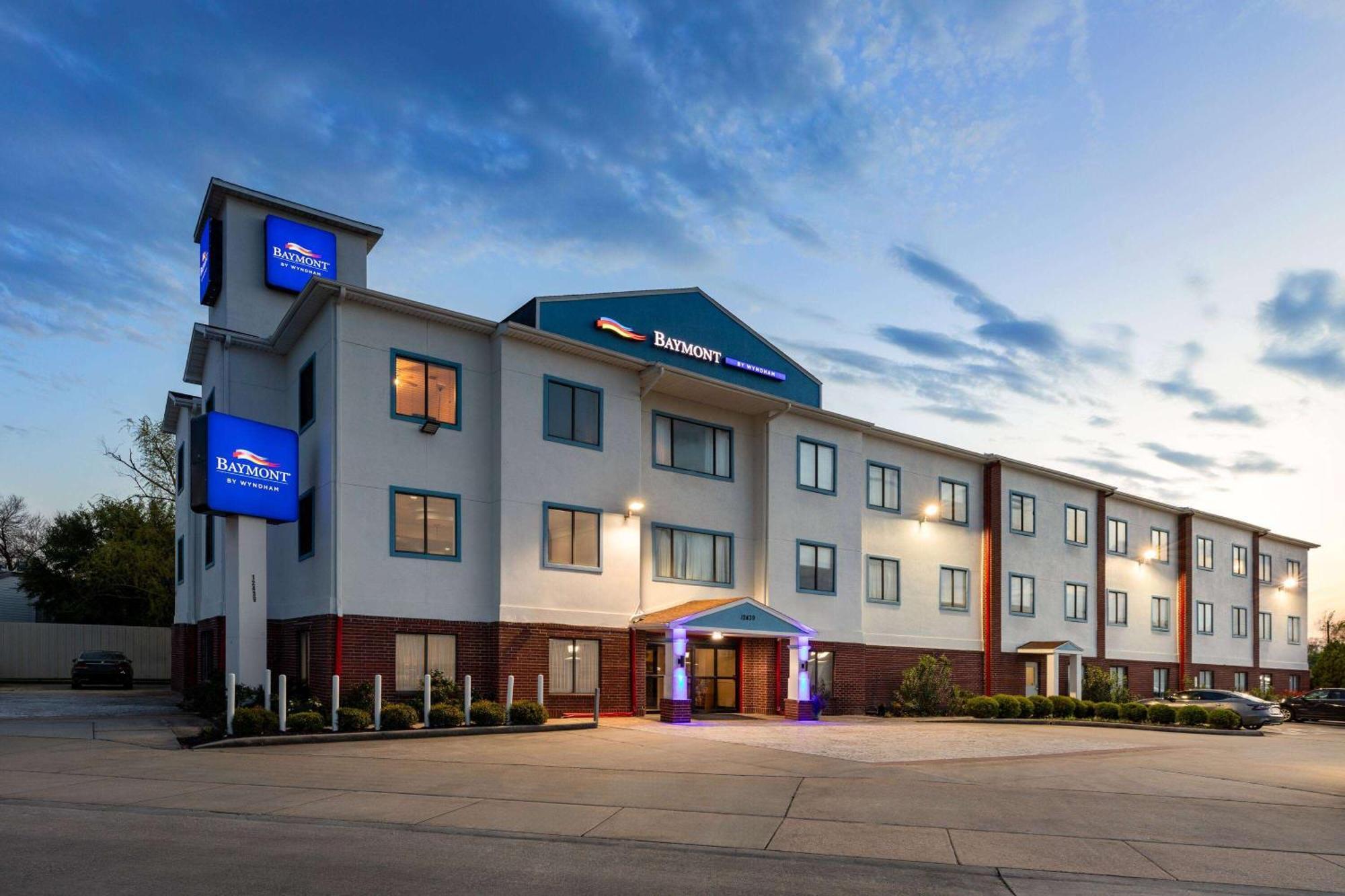 Baymont By Wyndham Houston Brookhollow Экстерьер фото